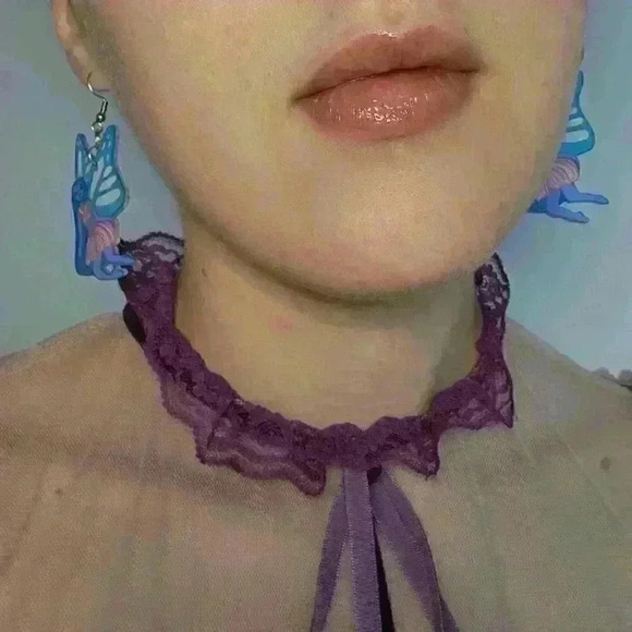 Adorable pastel blue and pink magical butterfly fairy earrings - Picture 5 of 16